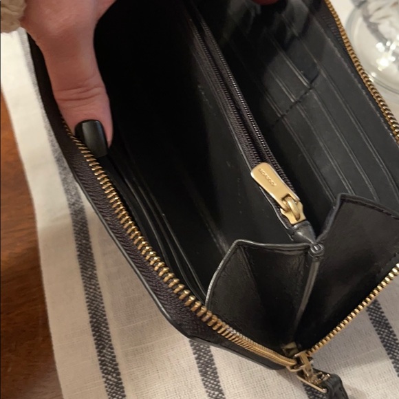 Coach Wallet - Picture 4 of 4